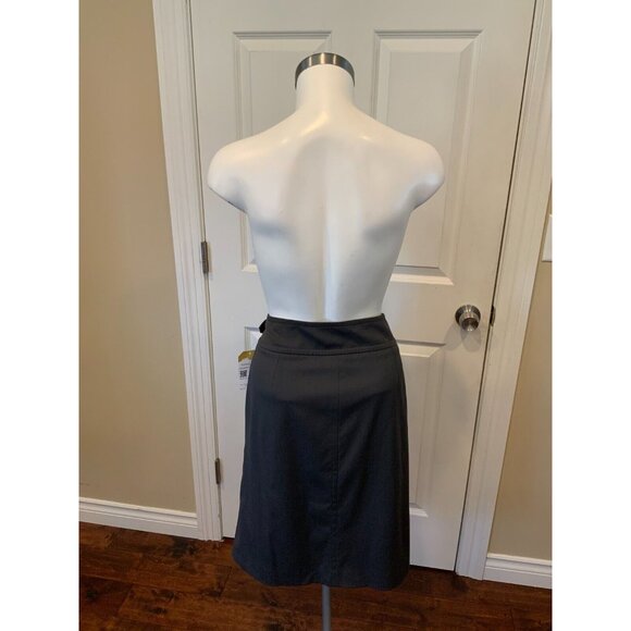 Armani Collezioni Gray Wool A-Line Skirt w/ Ruffle Front, Size 6 (US) 42 (IT) - Picture 5 of 7